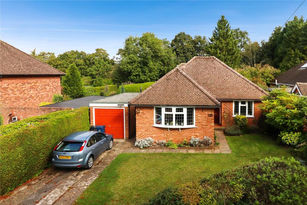 Chestnut Avenue, Chesham, Bucks, HP5 4 bed detached house £700,000