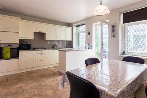 86 Carrbottom Road, Greengates, Bradford, BD10 0BD