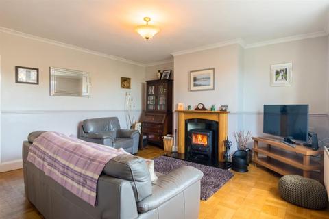 86 Carrbottom Road, Greengates, Bradford, BD10 0BD