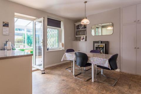 86 Carrbottom Road, Greengates, Bradford, BD10 0BD