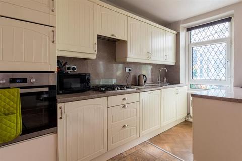86 Carrbottom Road, Greengates, Bradford, BD10 0BD