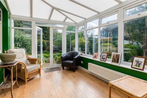 86 Carrbottom Road, Greengates, Bradford, BD10 0BD