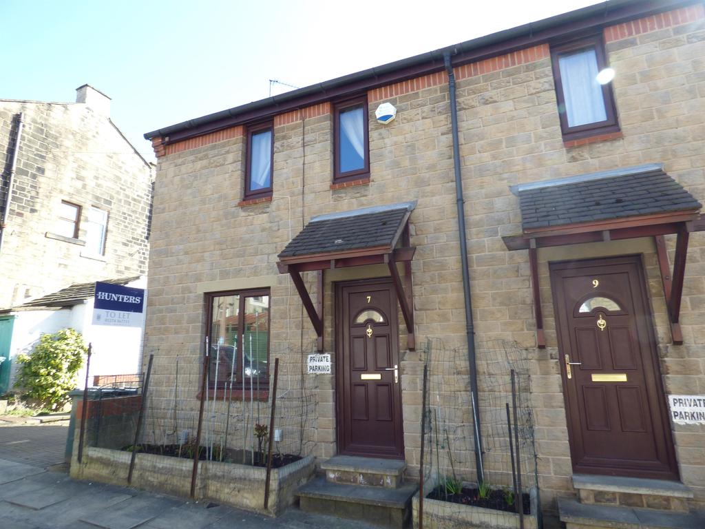 Fox Street, Bingley 2 bed end of terrace house £575 pcm (£133 pw)