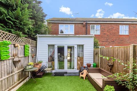 14 Dorton Way, Ripley, Woking, GU23 6BT