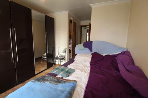 2 bedroom maisonette for sale - Kenilworth Avenue, HA2