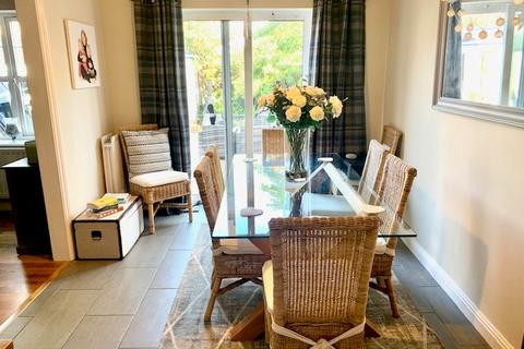 undefined, ATHERLEY COURT, SO15