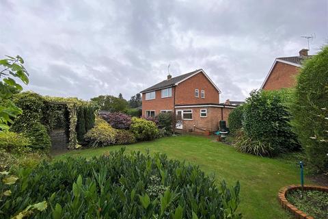 3 Fairways Close, Stourbridge, DY8 2RW