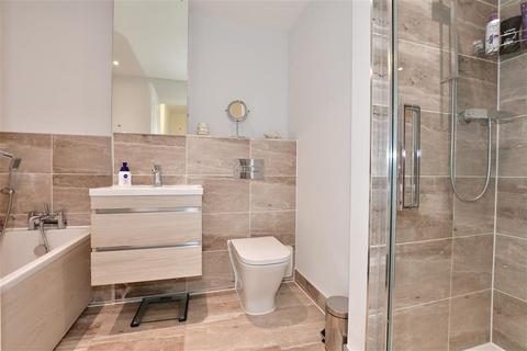 4 Kings Way, Folkestone, CT19 5UX
