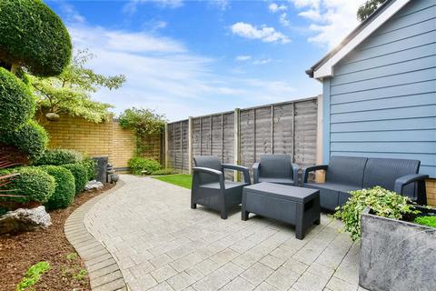 4 Kings Way, Folkestone, CT19 5UX