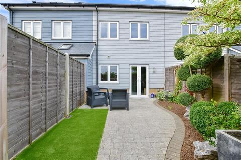 4 Kings Way, Folkestone, CT19 5UX