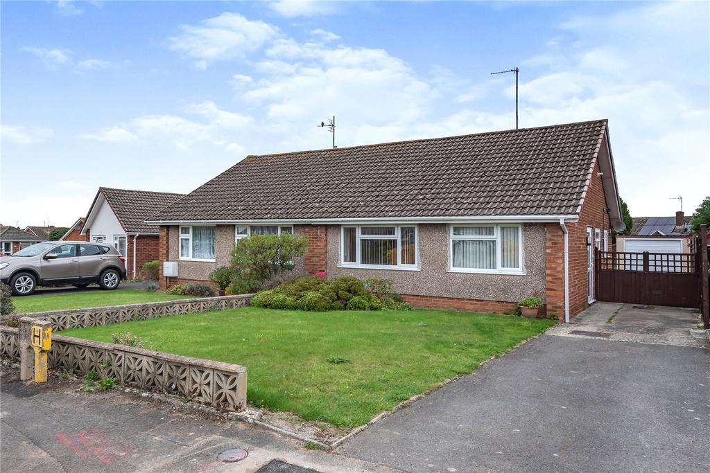 Hardy Road, Cleeve, Cheltenham, GL52 2 bed bungalow £270,000