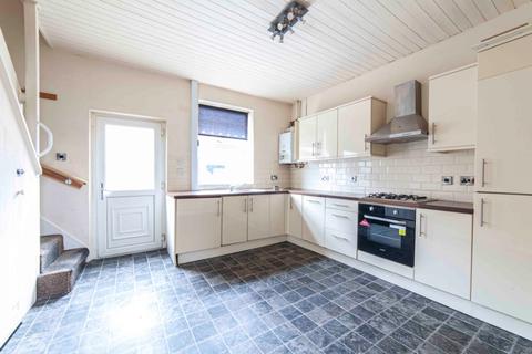 24 Gordon Street, Shaw, Oldham, OL2 8EU