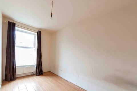 24 Gordon Street, Shaw, Oldham, OL2 8EU