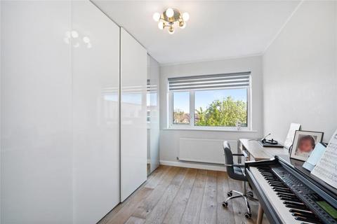31 Balmain Close, London, W5 5BY