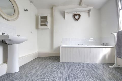 12 Barbican Terrace, Barnstaple, EX32 9HQ