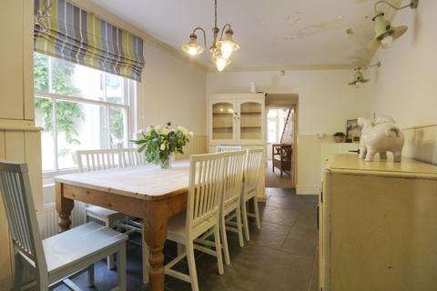 12 Barbican Terrace, Barnstaple, EX32 9HQ