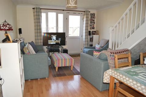 2 bedroom semi-detached house to rent, Haselmere Close, Bury St. Edmunds IP32