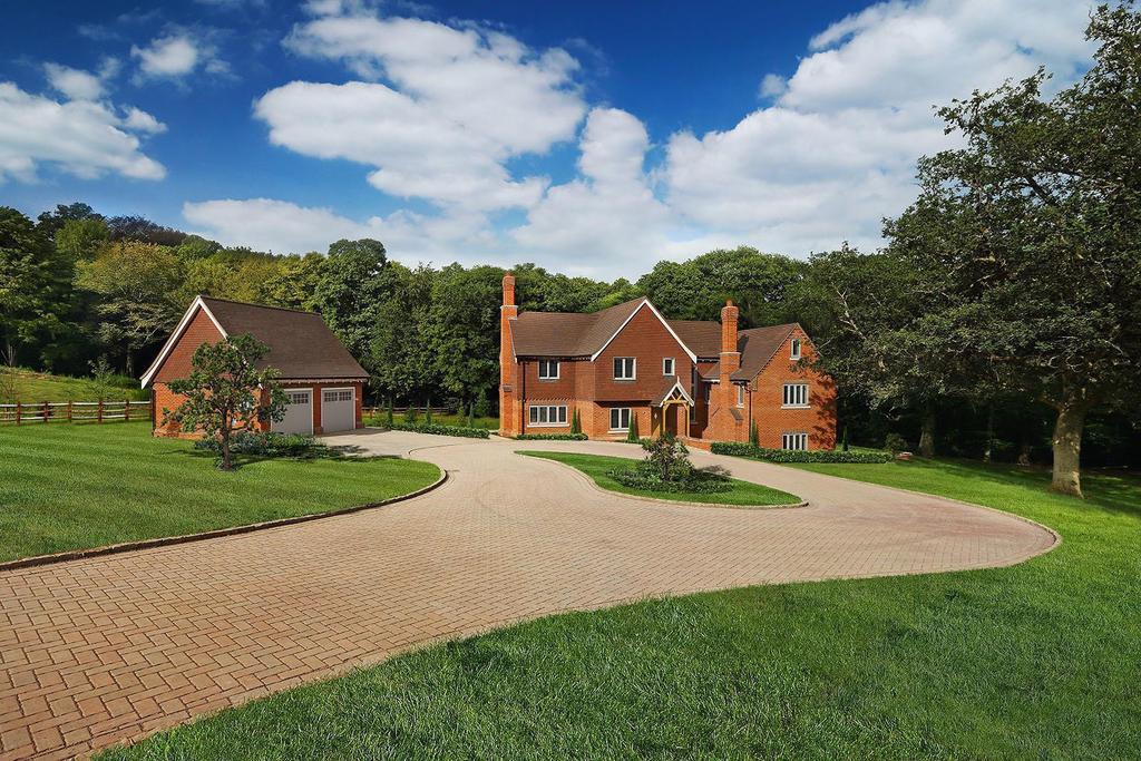 Gardeners Hill Road, Wrecclesham, Farnham, GU10 5 bed detached house