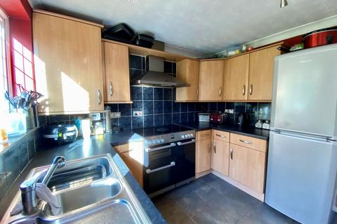 41 Bentley Close, Northampton, NN3 5JS