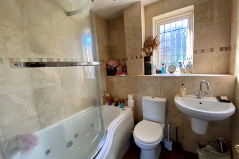 41 Bentley Close, Northampton, NN3 5JS
