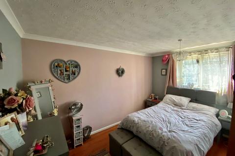 41 Bentley Close, Northampton, NN3 5JS