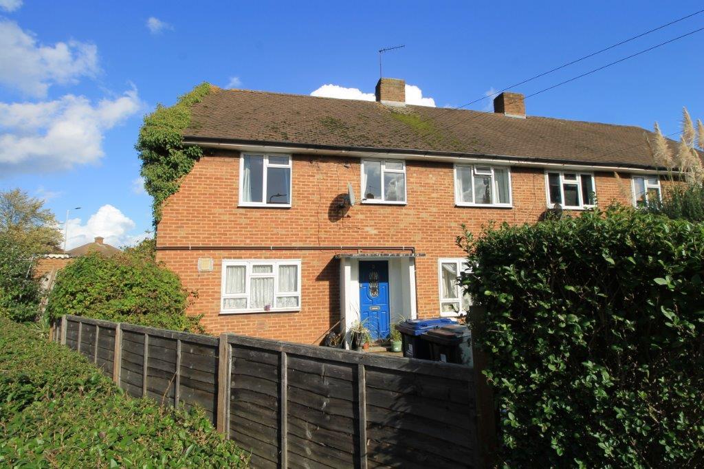 Medlar Close, Northolt UB5 2 bed £1,295 pcm (£299 pw)