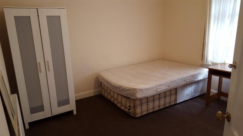 First floor rear bedroom larger room 1