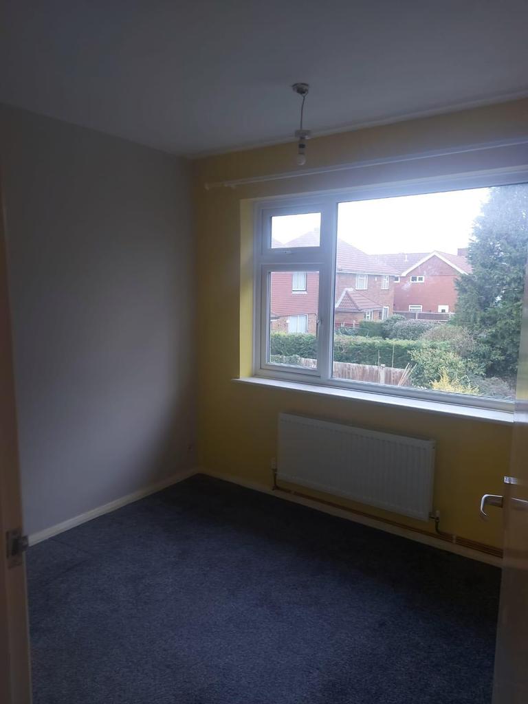 Birchen Grove, Luton, Bedfordshire, LU2 2 bed £875 pcm (£202 pw)