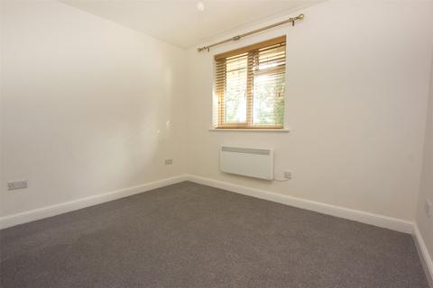 2 bedroom apartment to rent, Burford Road, Carterton, OX18