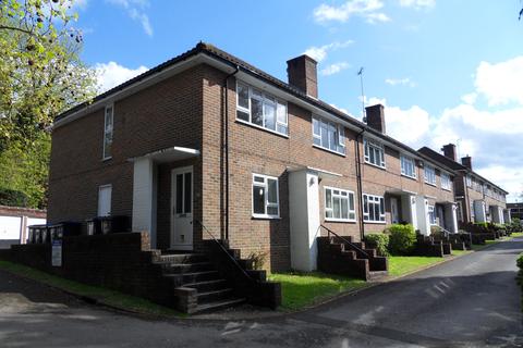 2 bedroom flat to rent, Perrymount Road, Haywards Heath RH16