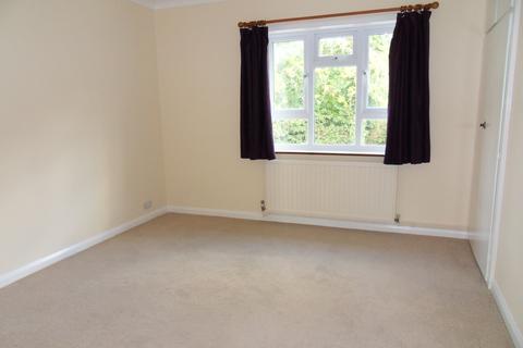 2 bedroom flat to rent, Perrymount Road, Haywards Heath RH16