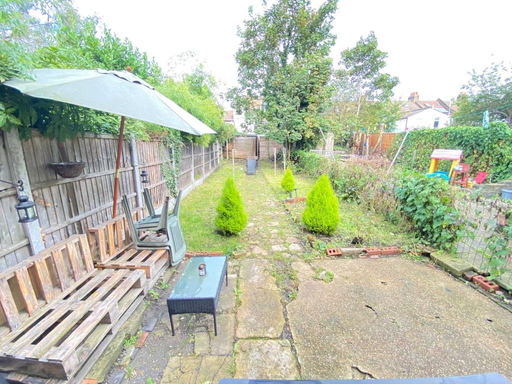 Chesterton Terrace, Newham 3 bed house £1,746 pcm (£403 pw)