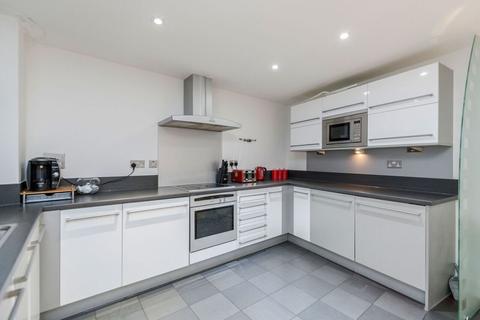 3 bedroom apartment to rent - Canary Wharf 3 bedroom close to University access