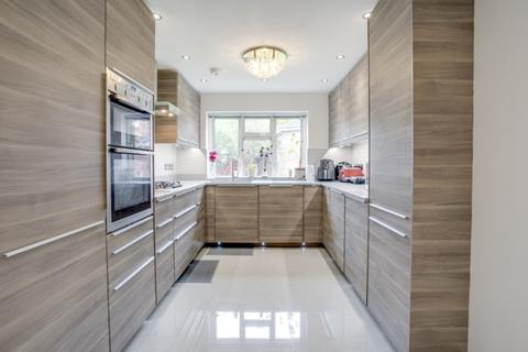 5 Burlington Close, Pinner, HA5 2TP