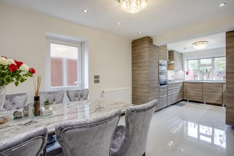 5 Burlington Close, Pinner, HA5 2TP