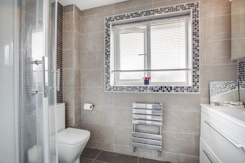 5 Burlington Close, Pinner, HA5 2TP