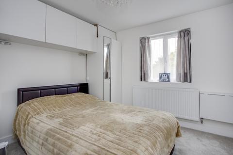 5 Burlington Close, Pinner, HA5 2TP