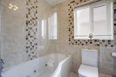 5 Burlington Close, Pinner, HA5 2TP