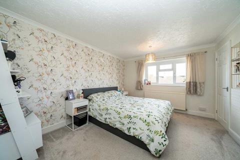 70 Roseheath, Hemel Hempstead, HP1 2NG