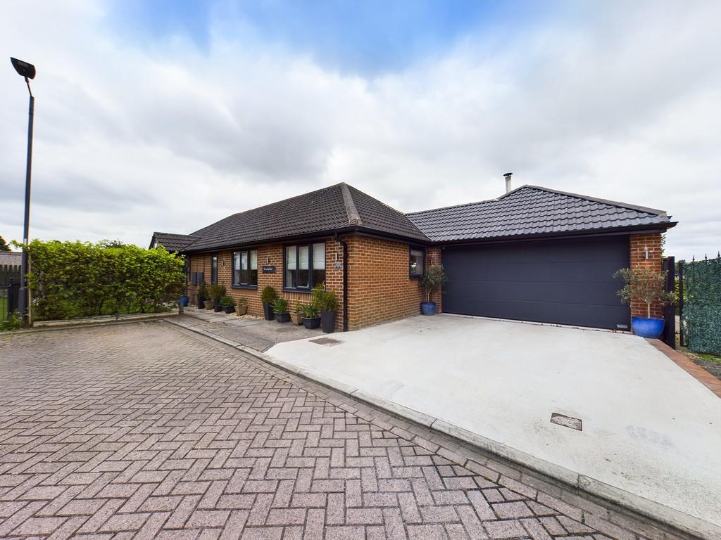 Farm Grange, Balby 3 bed detached bungalow £300,000
