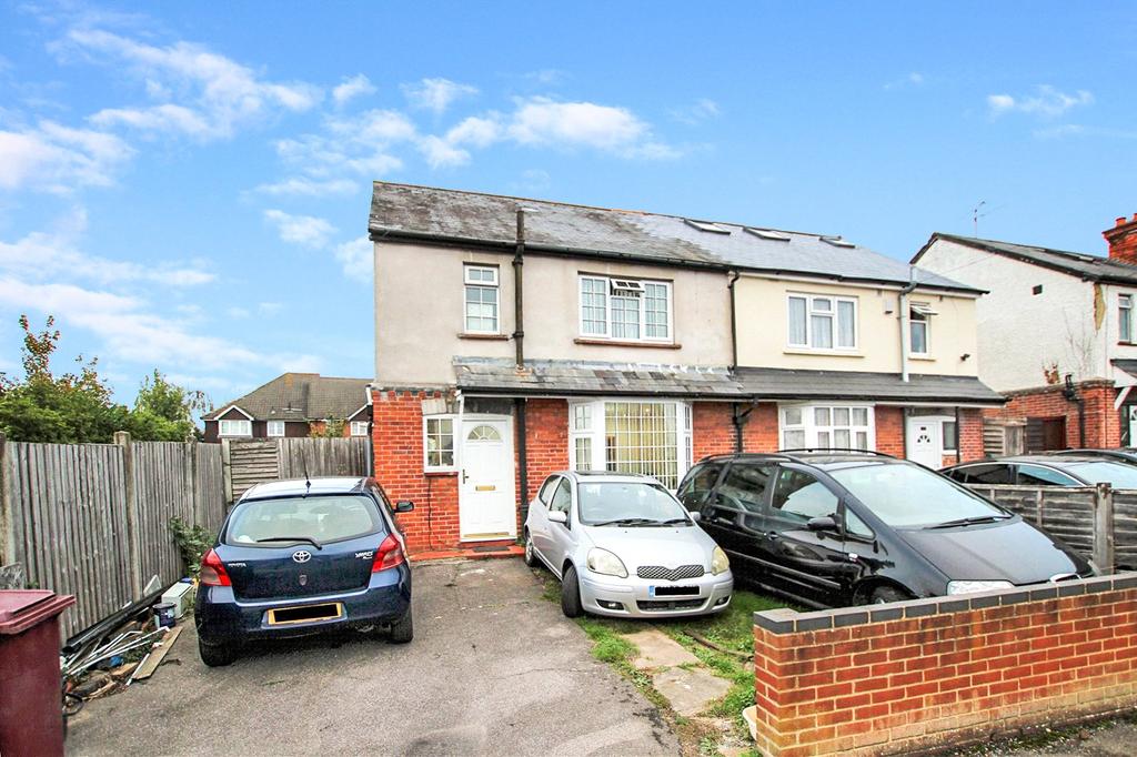 Whitley Wood Lane, Reading, RG2 3 bed semidetached house £375,000