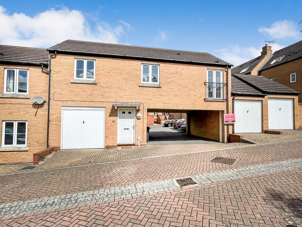 Alwyn Court, Redhouse, Swindon 2 bed property for sale £200,000