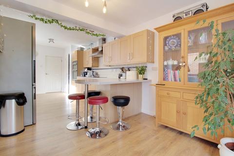 120 Beechcroft Road, Upper Stratton, Swindon, SN2 7QE
