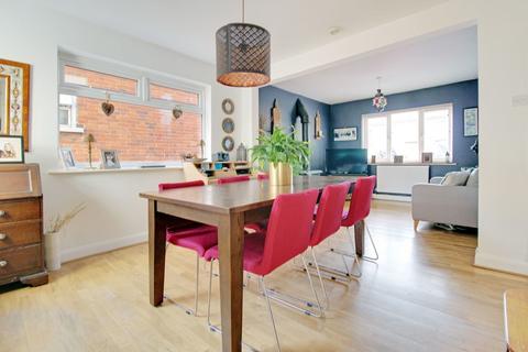 120 Beechcroft Road, Upper Stratton, Swindon, SN2 7QE