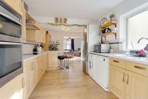120 Beechcroft Road, Upper Stratton, Swindon, SN2 7QE