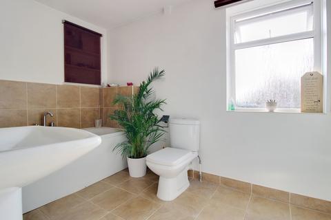 120 Beechcroft Road, Upper Stratton, Swindon, SN2 7QE
