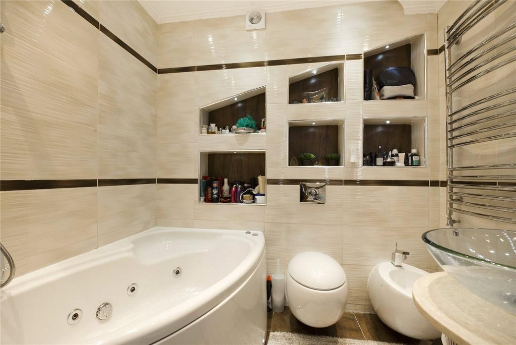 En-Suite Bathroom