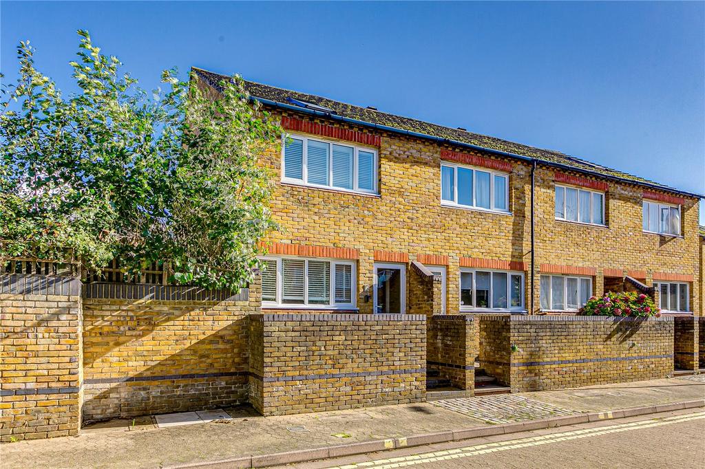 Millshott Close, Park, London 3 bed house £900,000