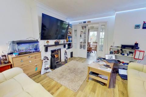 12 Broadfield, High Roding, Dunmow, CM6 1NY