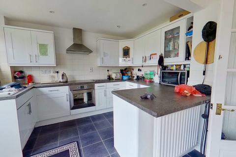 12 Broadfield, High Roding, Dunmow, CM6 1NY